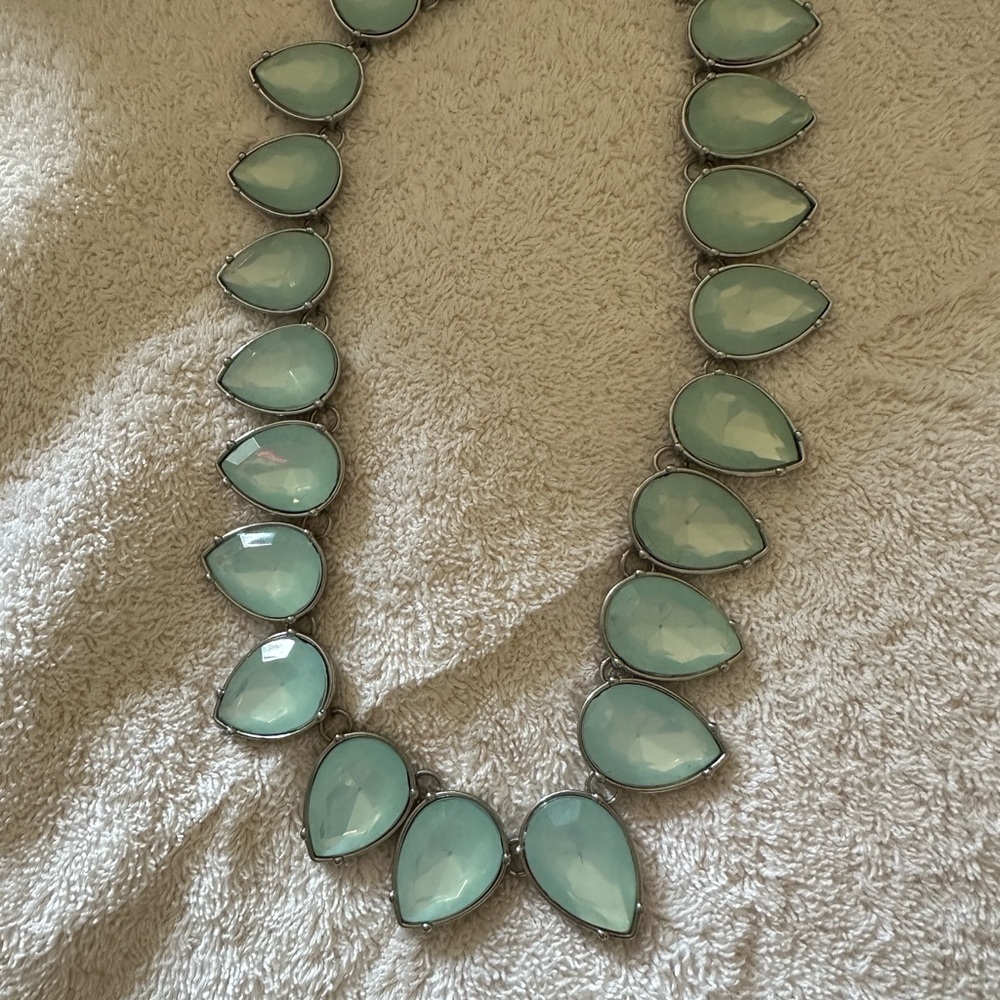 Elegant Silver and Green Teardrop Necklace